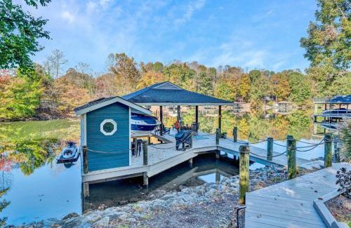 North Shore Casa | Waterfront Lake House Ideal Dock for Boats, Swimming, Fishing