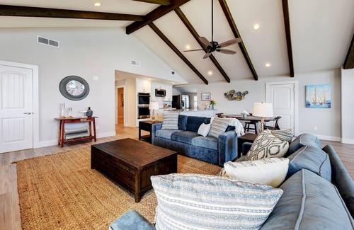 Canyon Lake Casa | Waterfront Lake House w/ Hot Tub Firepit