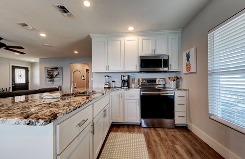 Canyon Lake Casa | Waterfront Lake House With Hot Tub & Firepit