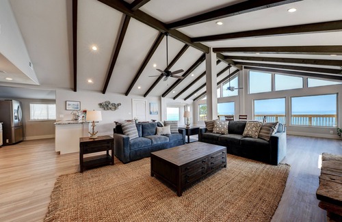 Canyon Lake Casa | Waterfront Lake House With Hot Tub & Firepit