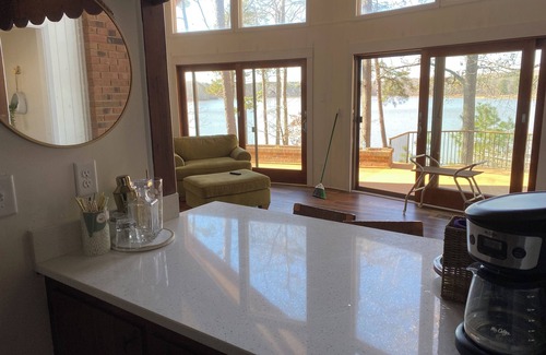 Henderson Casa | Waterfront Lake House