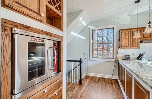 Gainesville Casa | Waterfront Lake Lanier - Private Dock & Fire Pit space for the whole family!