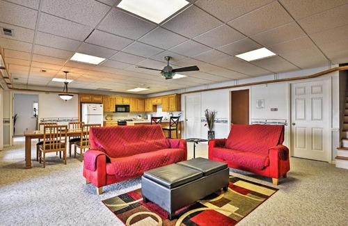 Mayhew Apartamento | Waterfront Lake Norman Duplex with Pool and Boat Dock!