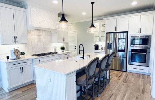 Sherrills Ford Casa | Waterfront Lake Norman - Sleeps 10, Hot Tub, 2kayaks, pedal boat, paddle board
