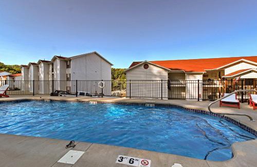 Lakeland Apartamento | Waterfront Lake Ozark Condo with Balcony and Pool