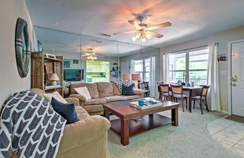 Lakeland Apartamento | Waterfront Lake Ozark Condo with Balcony and Pool