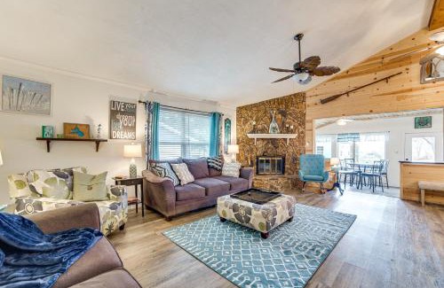 East Tawakoni Casa | Waterfront Lake Tawakoni Home with Yard and Fire Pit