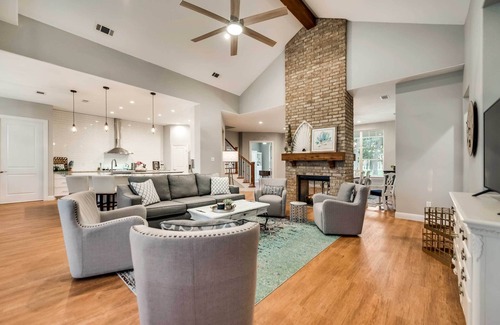Quinlan Casa | Waterfront Lake Tawakoni Home w/ Fire Pit!