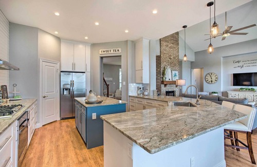 Quinlan Casa | Waterfront Lake Tawakoni Home w/ Fire Pit!