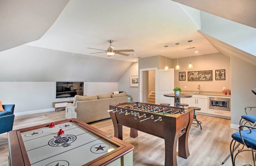 Quinlan Cabaña | Waterfront Lake Tawakoni Home w/ Fire Pit!