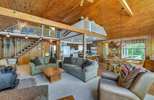 Speculator Cabina | Waterfront Lake Pleasant Retreat w/ Private Dock