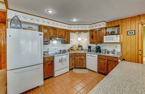 Speculator Cabina | Waterfront Lake Pleasant Retreat w/ Private Dock