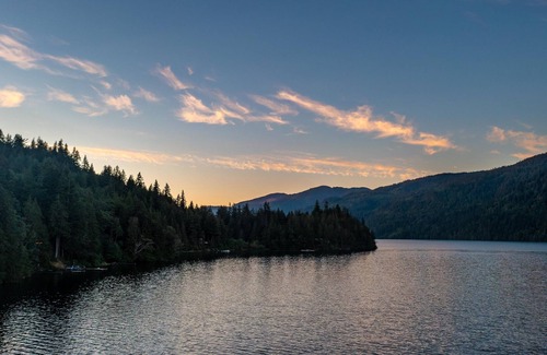 Sedro-Woolley Casa | Waterfront Lake Whatcom, Bellingham & Mt Baker