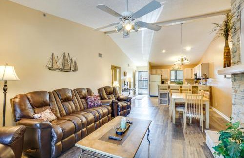 Osage Beach Apartamento | Waterfront Lazy Days Condo with Views and Pool Access!