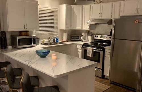 Barrie Casa | Waterfront living in fully renovated lakehouse