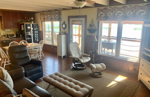 Florence Casa | Vivir frente al mar en el lago Wilson