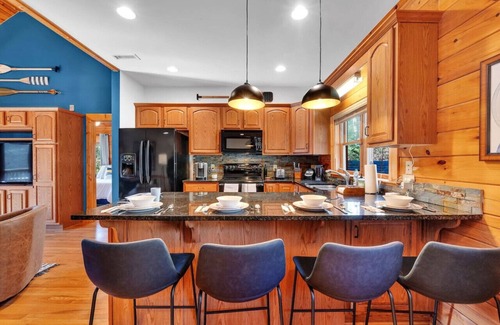 Lake Norman of Catawba Cabina | Waterfront LKN Log Cabin