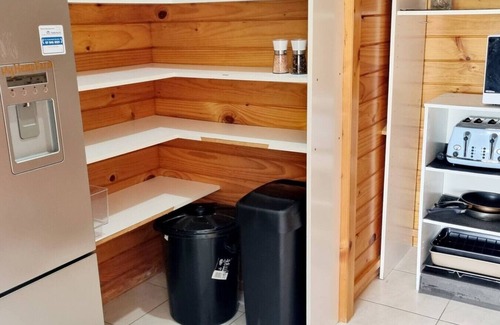 Raglan Apartamento | Waterfront Location holiday accommodation