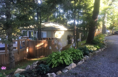 Lansdowne Cabaña | Waterfront Luxury 4-Bedroom Home with Private Hot Tub & Free Dockage