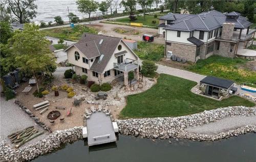 Sandusky Casa | Waterfront Luxury Family Retreat