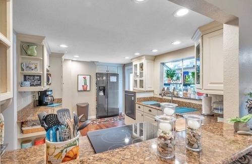 Ozona Casa | Waterfront luxury home in Ozona.