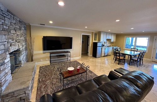 Viewpoint Casa | Waterfront Luxury home in Redmond/Bellevue