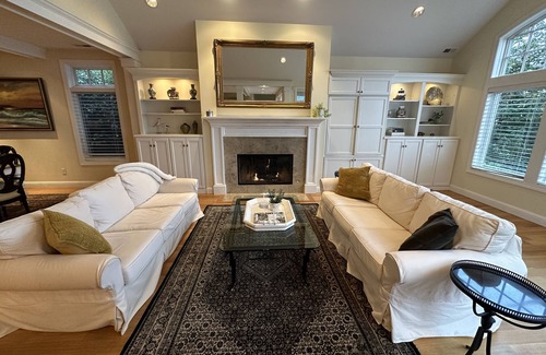Viewpoint Casa | Waterfront Luxury home in Redmond/Bellevue