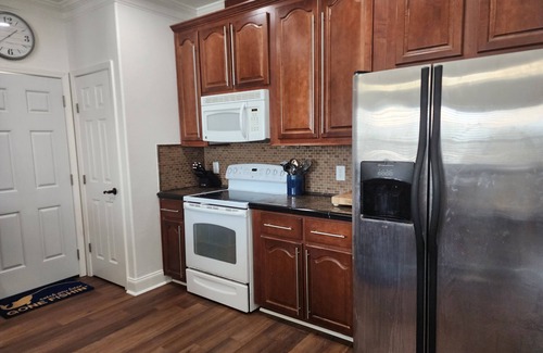 Venice Cabina | Waterfront Luxury Lodge - 4 Bdr/4 Bath in Venice Marina NO BOAT SLIP NO ICE