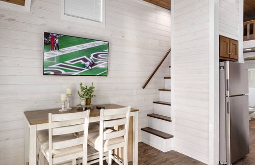 Muscle Shoals Casa | Waterfront Luxury Tiny Home 360 North on Wilson Lake Close to Robert Trent Jones