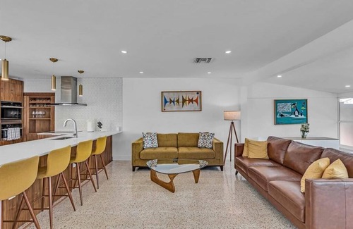 Lauderdale Harbours Casa | Waterfront & Marble Heated Pool 1.3mi to ConvCtr
