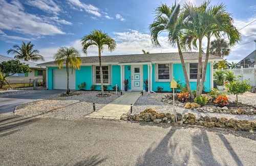 Matlacha Casa | Waterfront Matlacha Home with Hot Tub and Grill!