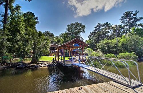 Midway Casa | Waterfront Midway Home with Sunroom and Large Yard