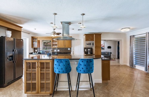 Edgewater Casa | WATERFRONT MODERN 4/2 FLORIDA HOME POOL BOAT DOCK AND LIFT DIRECT GULF ACCESS