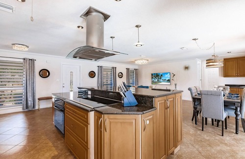 Edgewater Casa | WATERFRONT MODERN 4/2 FLORIDA HOME POOL BOAT DOCK AND LIFT DIRECT GULF ACCESS