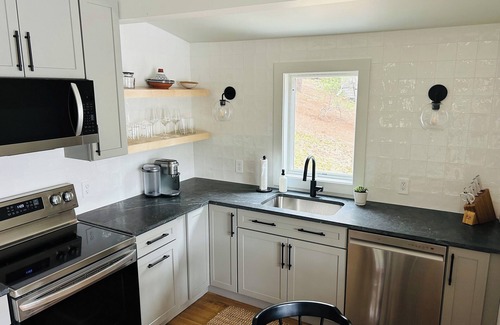 Eastham Casa | Waterfront Modern Home in Eastham, on a Pond