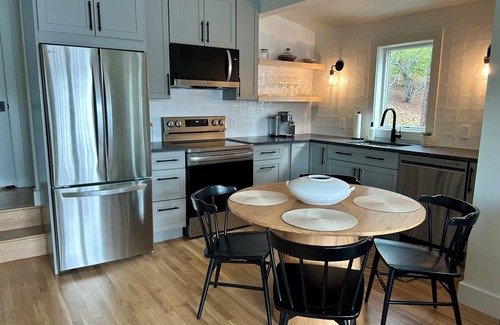 Eastham Casa | Waterfront Modern Home in Eastham, on a Pond