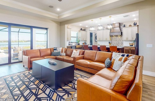 Southside Rural Community Casa | Waterfront modern home with pool & hot tub