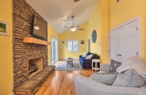 New London Casa | Waterfront New London Abode with Grill and Kayaks!