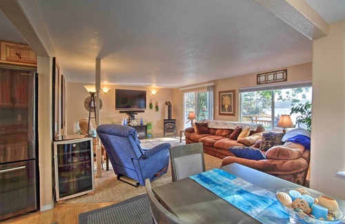 North Bend Casa | Waterfront North Bend Home: 9 Miles into Town