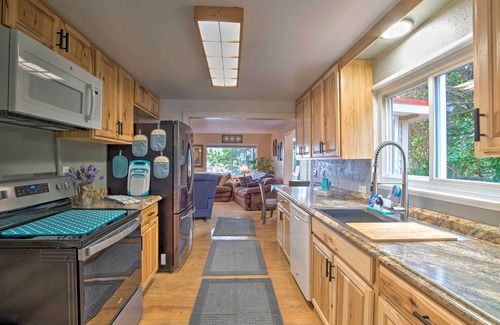 North Bend Casa | Waterfront North Bend Home: 9 Miles into Town