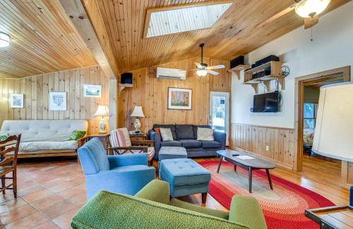 North Hero Casa | Waterfront North Hero Home with Screened Porch