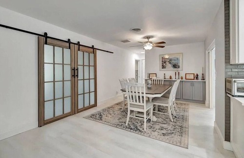 Lighthouse Point Apartamento | Waterfront Oasis with Pool, Games, & Hot Tub