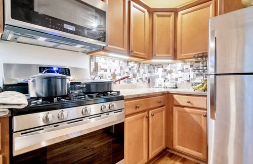 Temple Terrace Casa | Waterfront, oasis, family retreat, 5 minutes from theme park,