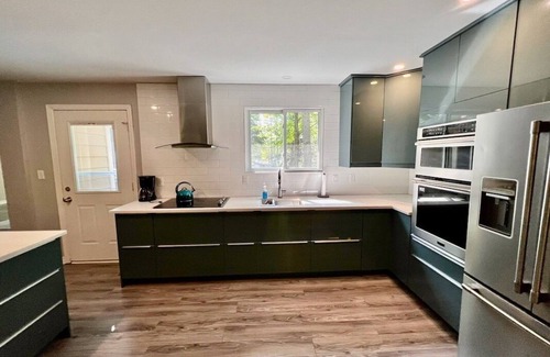 Cloyne Cabaña | Waterfront Oasis on Mazinaw Lake