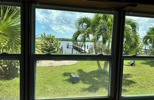 Roseland Casa | Waterfront Oasis