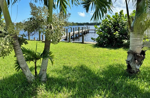 Roseland Casa | Waterfront Oasis