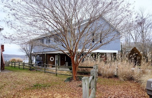 Middle River Casa | Waterfront Oasis w/ Private Dock, 3BR/2BA