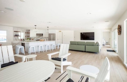 Forest Isles Casa | Waterfront oasis with pool