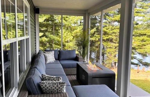 Rexton Casa | Waterfront Organized Well Stocked