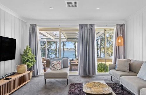 Brightwaters Casa | Waterfront Paradise Lodge Brightwaters